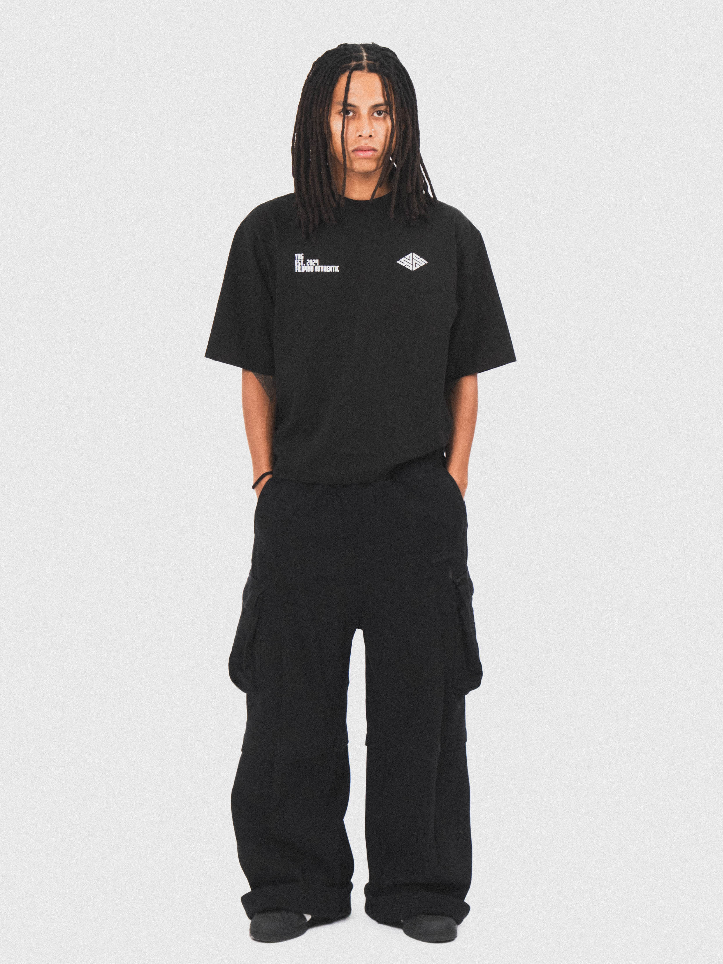 Logo Cropped Tee in Black