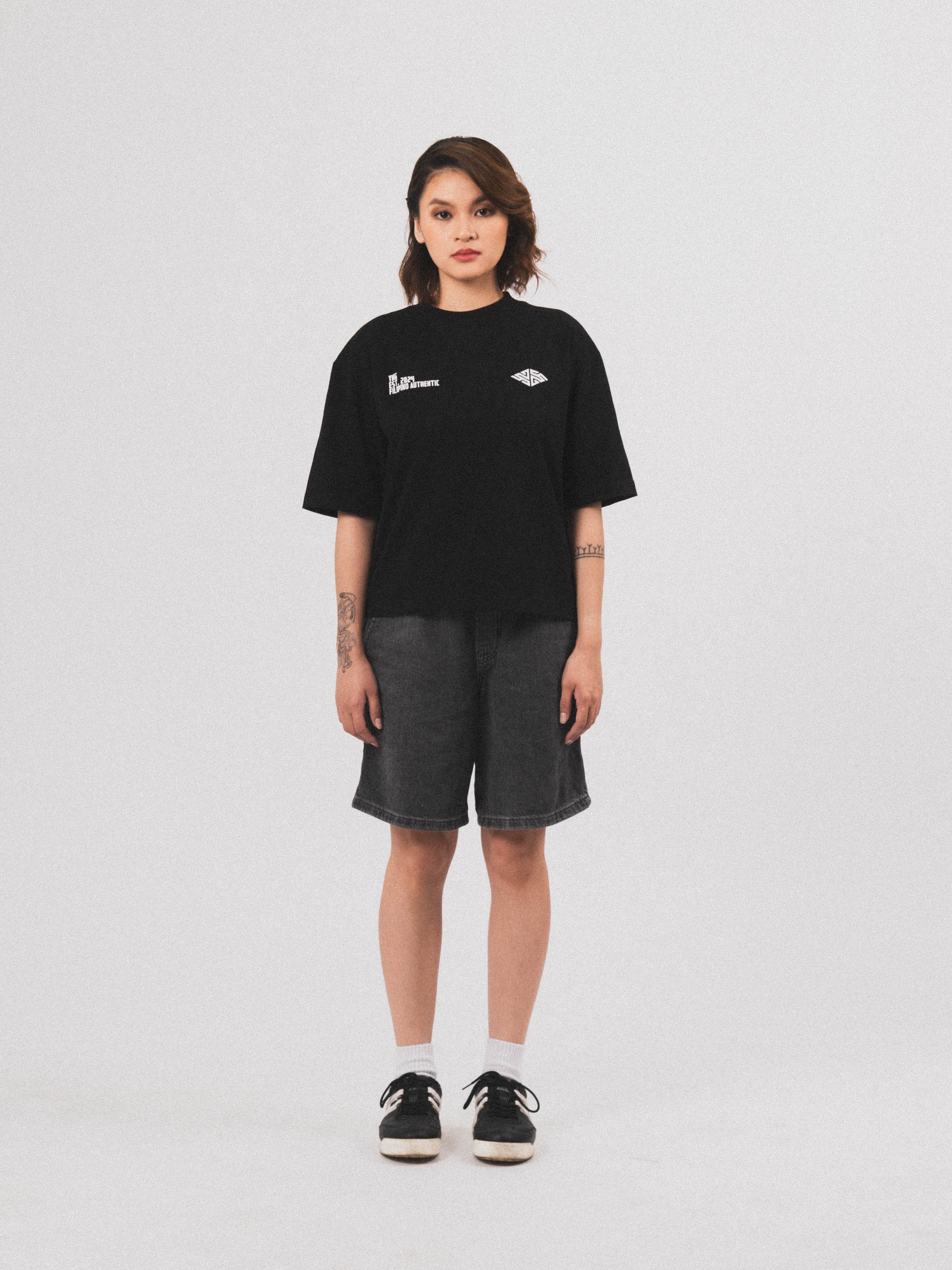 Logo Cropped Tee in Black