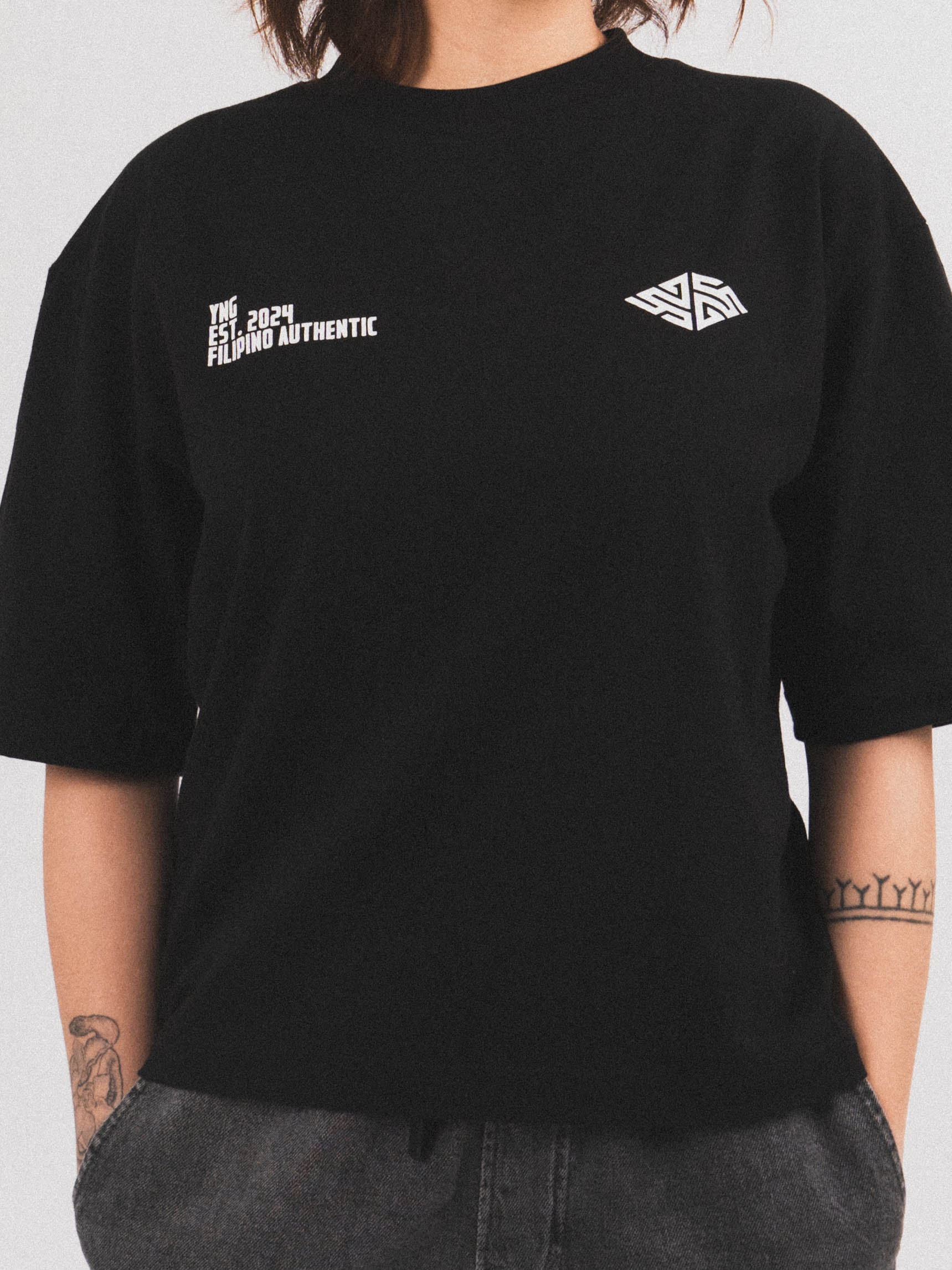 Logo Cropped Tee in Black