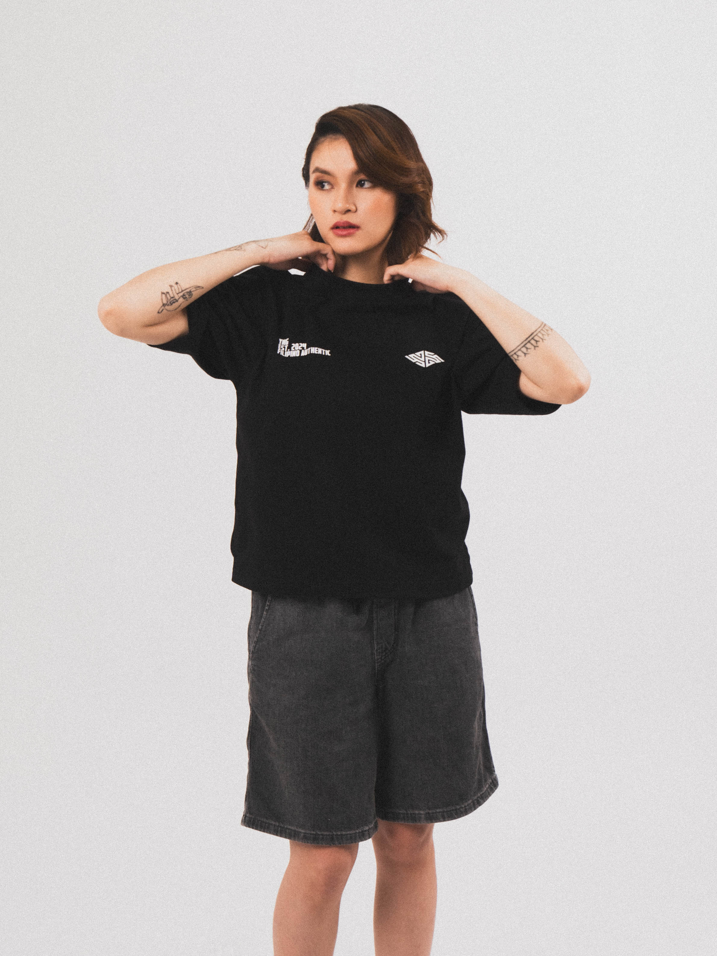 Logo Cropped Tee in Black
